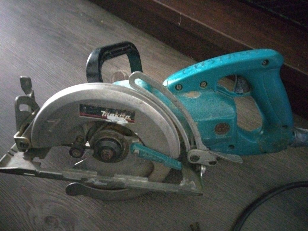 Makita Worm Drive