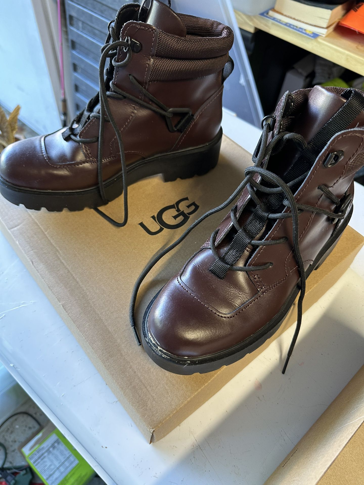 Ugg Tioga Hiker Boot Size 9