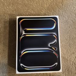 Ipad Pro M5 *Brand new* sealed 