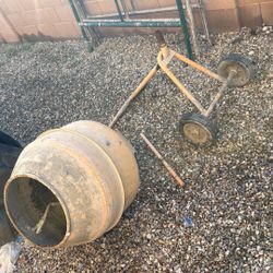Concrete Mixer 125$ 