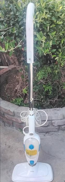 Floor steamer