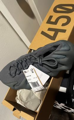 YEEZY 450 Brand New Size 8 1/2 Mens $65.00