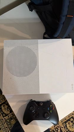 Xbox one s 2 controllers