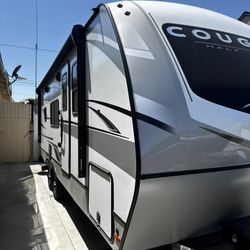 2025 COUGAR TRAVEL TRAILER (READ FIRST)
