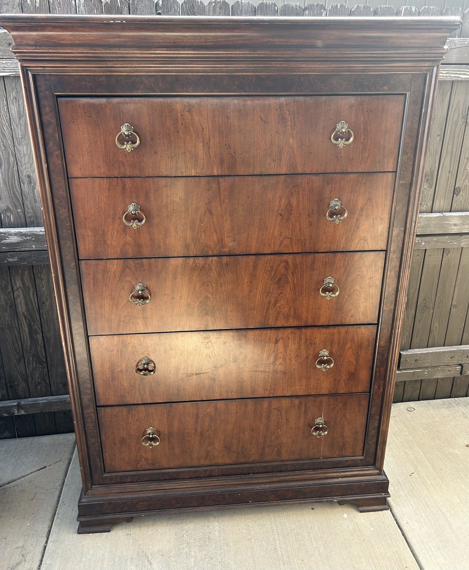 Bedroom Set Dress or With Night Stands