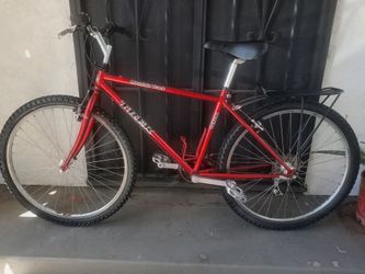 Trek Mountain Track 820 Mountain Bike Medium Frame + Travel Rack