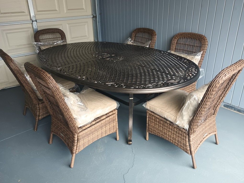 Outdoor patio 7 piece dining set, table with 6 chairs