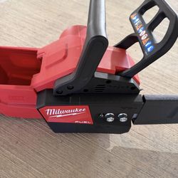 Milwaukee Fuel chainsaw