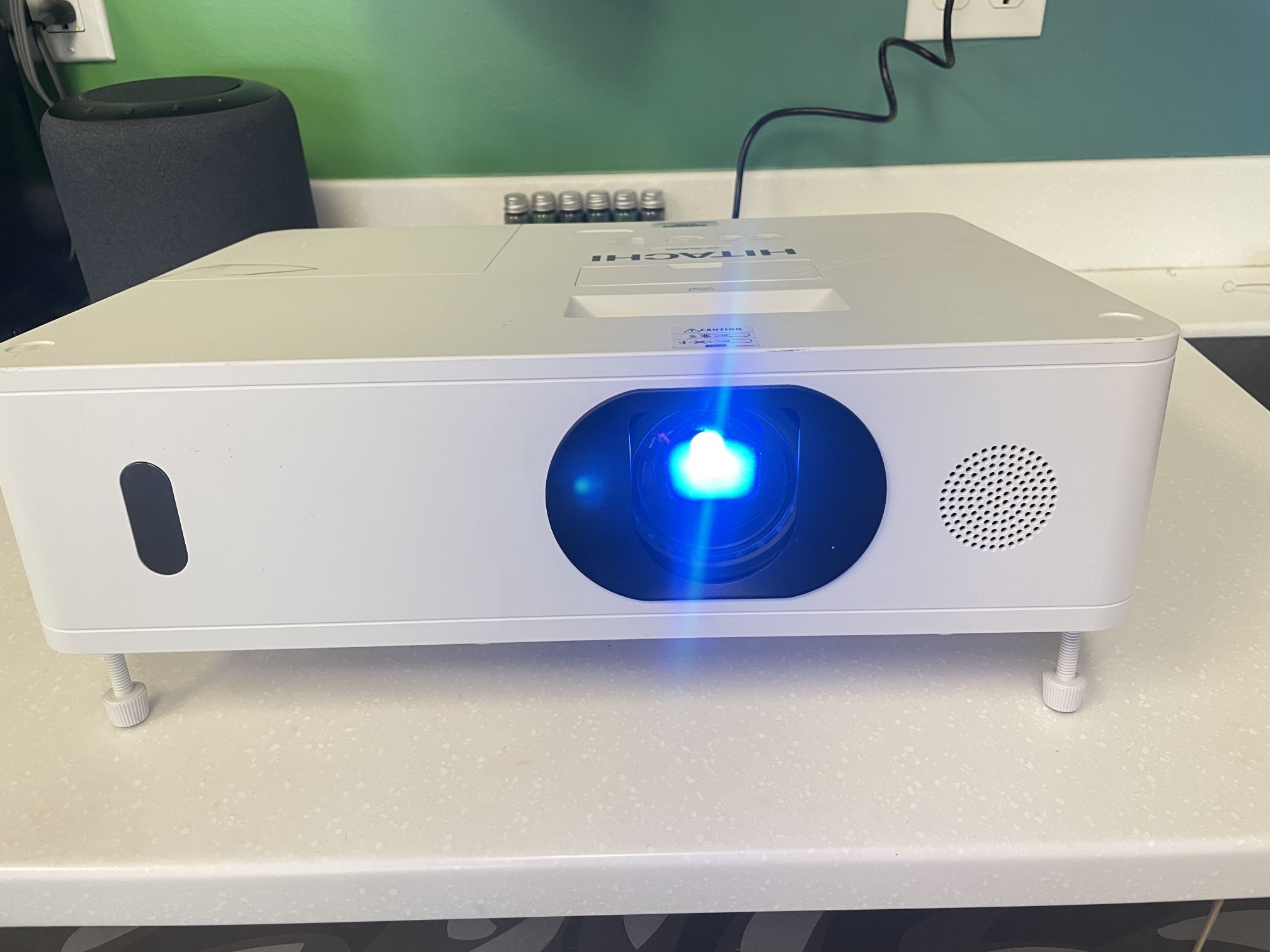 Hitachi 5000 Lumens HDMI Projector