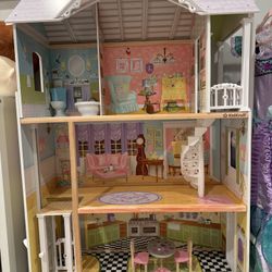 Kid Kraft Dollhouse 