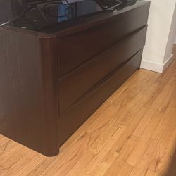 Long Dresser