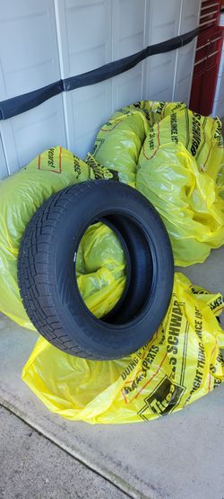 Cooper Snow Tires 225/R65 17 Discoverer
