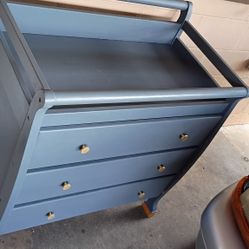 All Wood Baby Changing Table & Dresser (3) Drawers Very Good Condition 