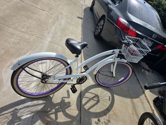 Skulls and bones womens beach cruiser
