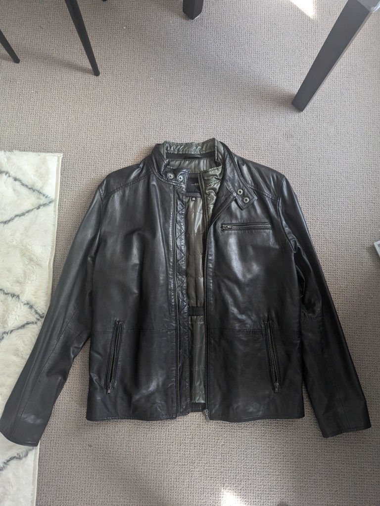 Men's Leather Jacket (Size M)