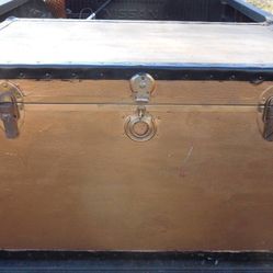 Vintage Large Storage Footlocker Trunk
