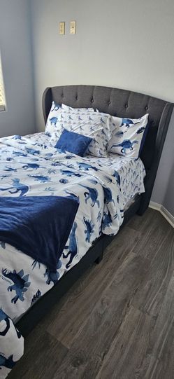 Full size bed