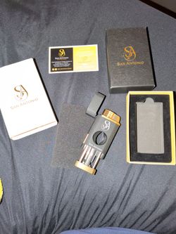 San Antonio lighter with cigar clipper