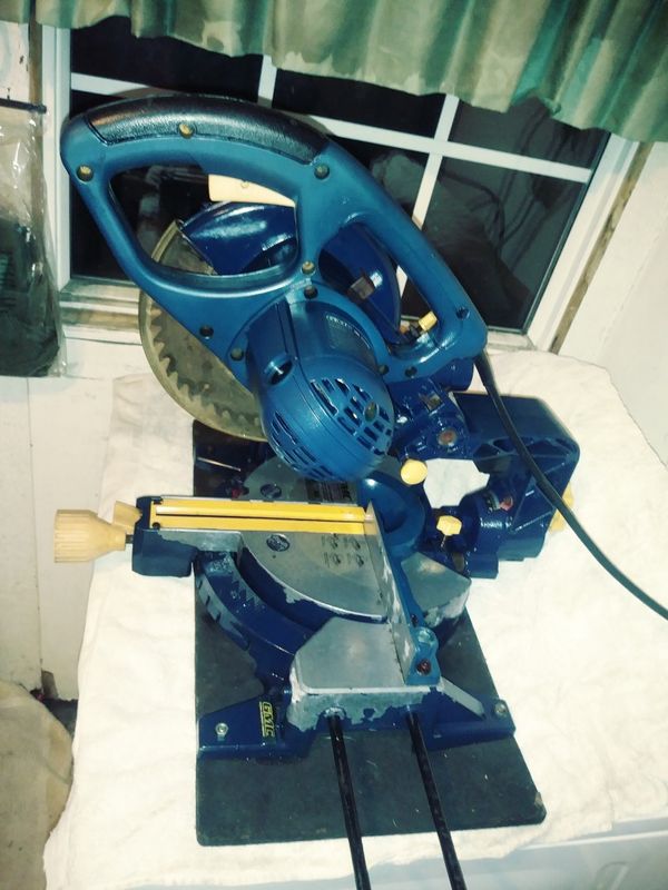 GMC 1.5hp. 10amp slide compound miter saw w/ redeye lazer generator for