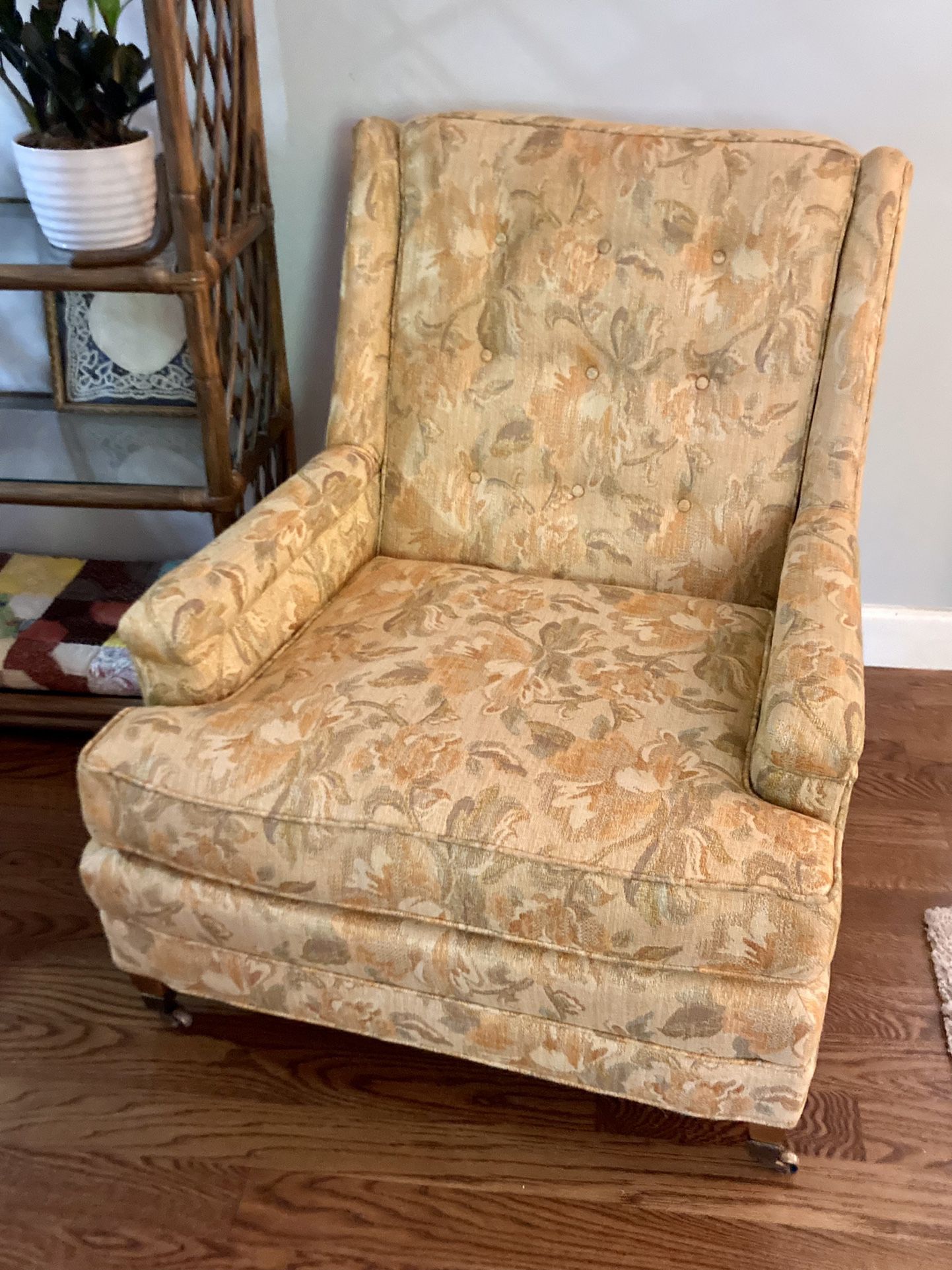 Yellow Floral Chair, Vintage Perfect Condition, Comfy, MCM, Wood Legs, 1970s