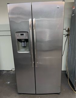🔥 GE 36” SIDE-BY-SIDE REFRIGERATOR – STAINLESS STEEL – $650 🔥