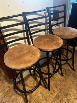 Set of 3 Metal Bar Stools