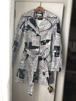 Women Rain Coat.... size 8....Vinyl