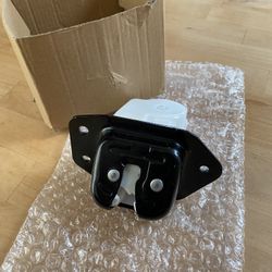 Nissan Versa Liftgate Lock Activator 