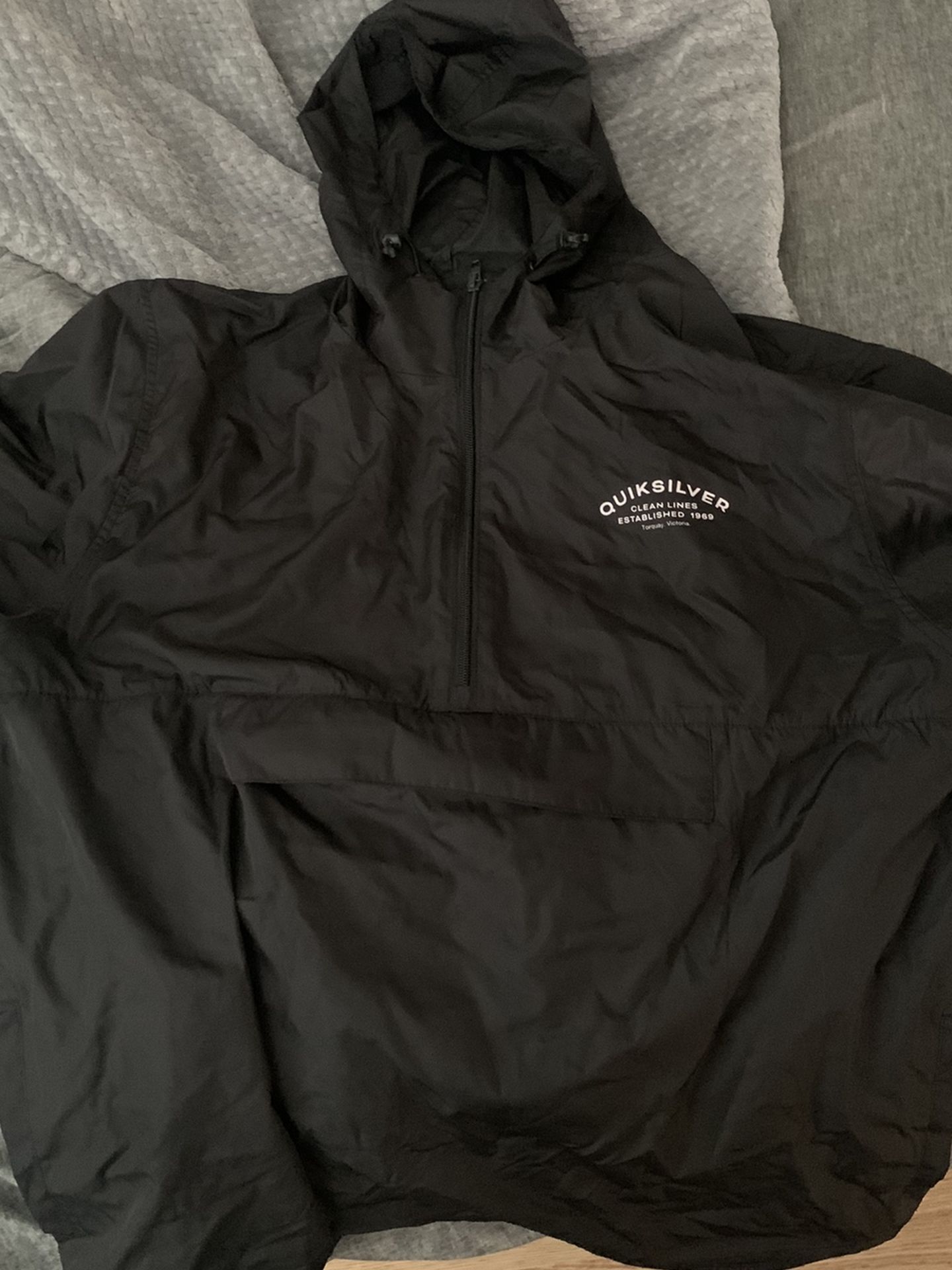 XL quick silver windbreaker 2020