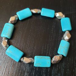 Blue Turquoise Beaded Bracelet. Elastic 