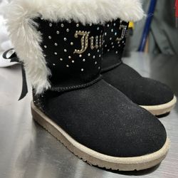 Toddler juicy Couture Boots  Size 9(ugg Style)