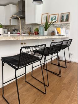 Set of 4 modern bar stools with leather seats