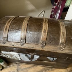 Wood Antique Dome Top Steam Trunk