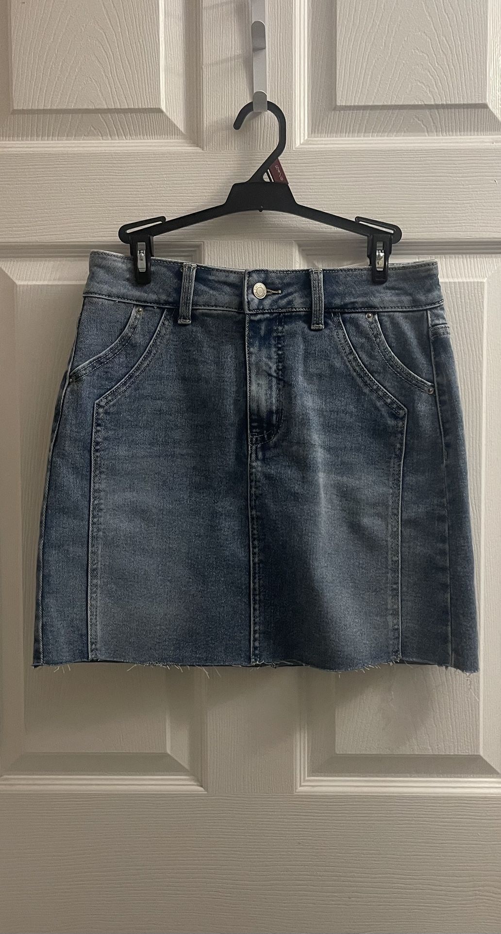 Brand New Light Wash Denim Mini Skirt Size 4 Juniors