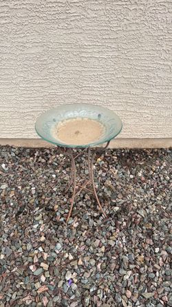 Bird bath or yard decoration $5