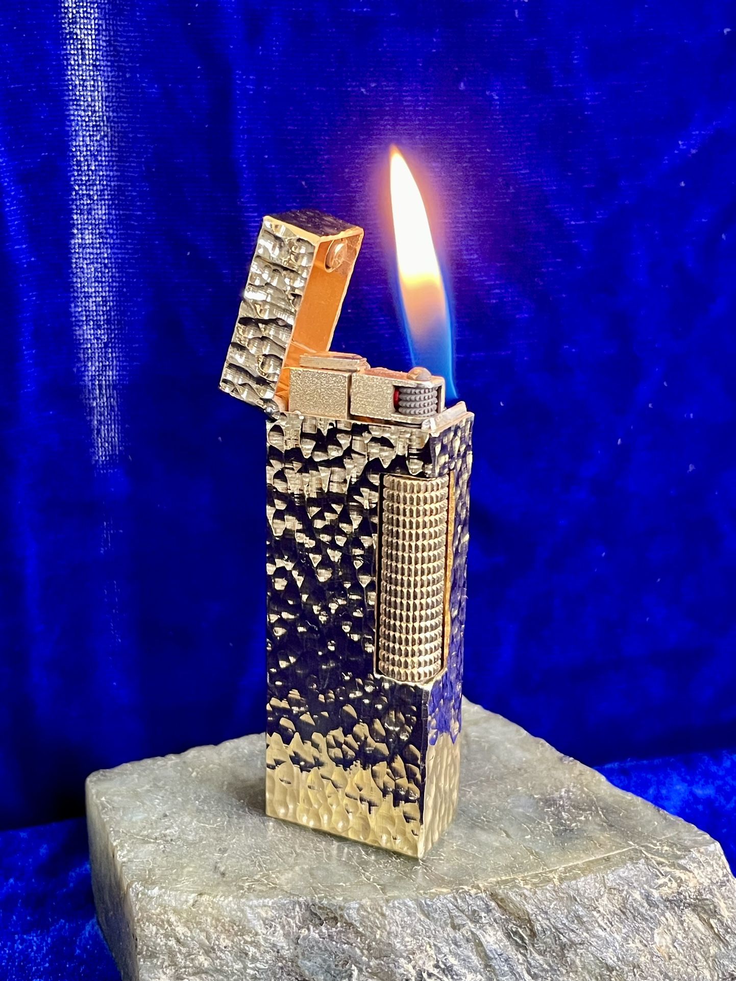Vintage Bark Gold Super Mint Condition Dunhill Lighter Works 1 Year Warranty