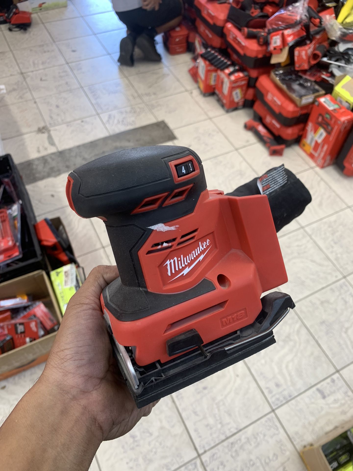 Milwaukee M18 Square Sander