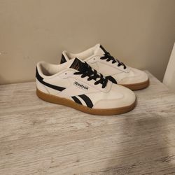 8.5 Womens Reebok Shoes