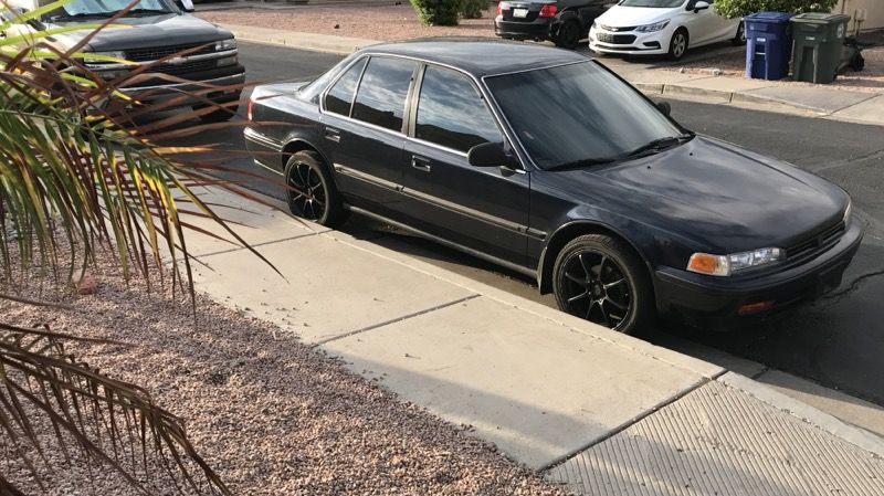 '92 Honda Accord lx/ 18 inch black rims