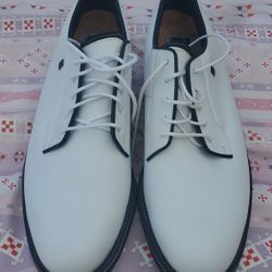 BRAND NEW Versatrax Golf Shoes size 11 and 1/2 