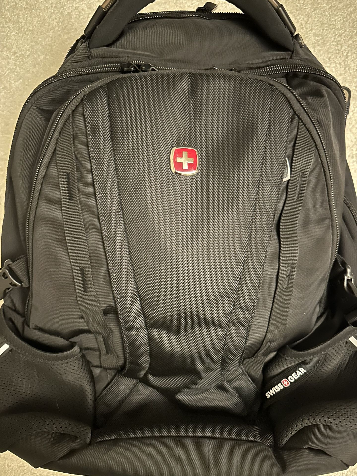NEW-SwissGear Backpack