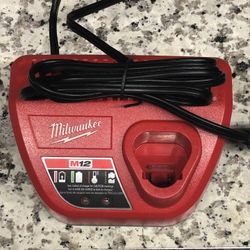 Milwaukee M12 12-Volt Lithium-Ion Battery Charger