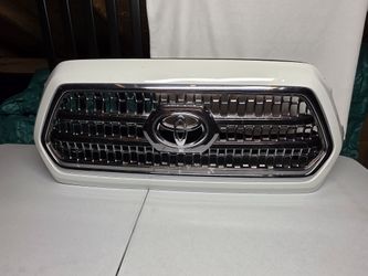 2016-2022 TOYOTA TACOMA GRILLE OEM