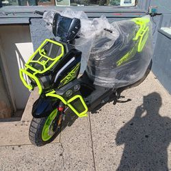 Gas Scooter Tank 2 New Year 2025 Color Verde 