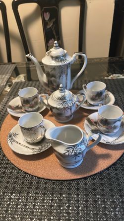 Vintages porcelain tea set