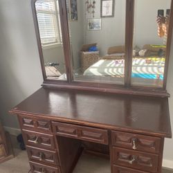 Vanity/desk