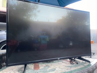 43” LG UHD 4K Smart TV