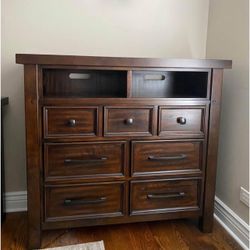 Dresser Cabinet 