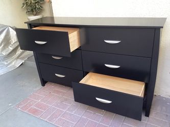 6  DRAWERS DRESSER