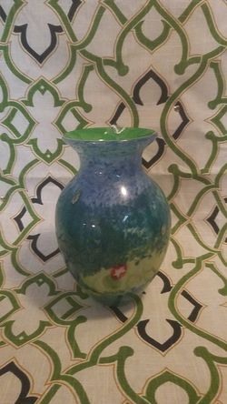 Heavy Gorgeous Design Vase